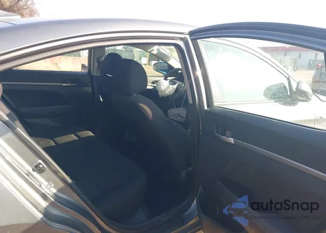 2019 Hyundai Elantra Value Edition z USA, uszkodzony, nr VIN 5NPD84LF5KH445034